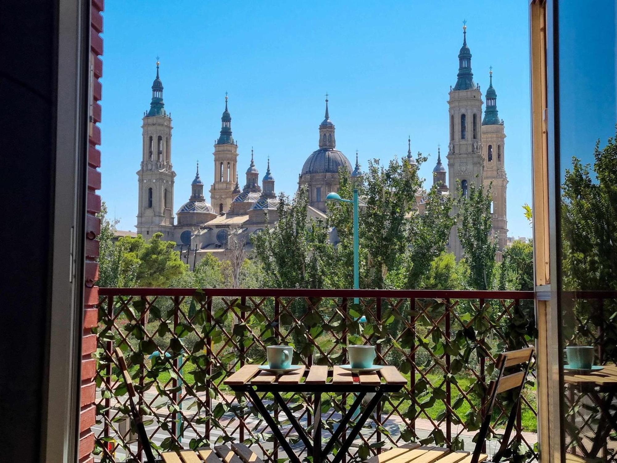 Front Views To El Pilar Comotucasa Zaragoza Dış mekan fotoğraf