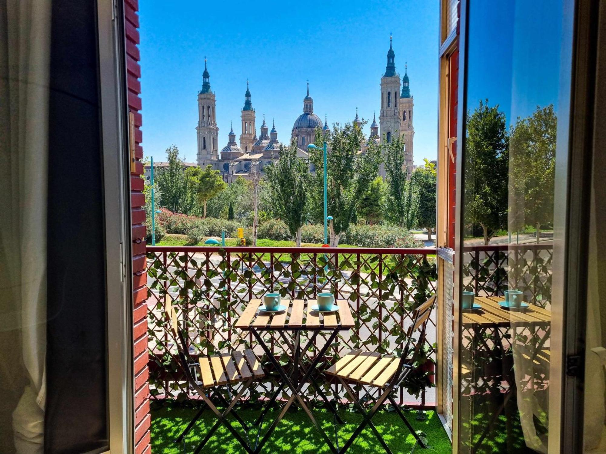 Front Views To El Pilar Comotucasa Zaragoza Dış mekan fotoğraf