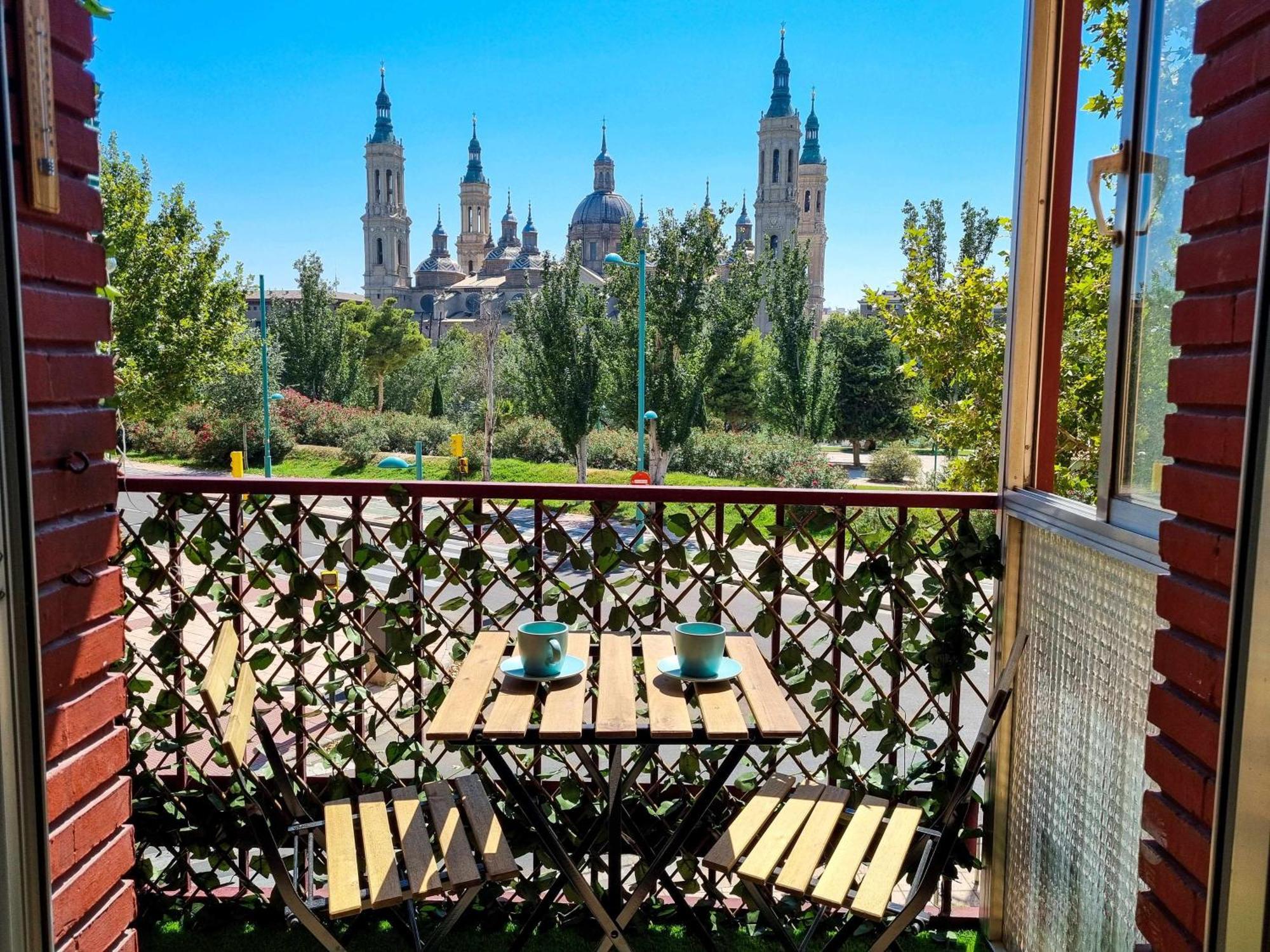 Front Views To El Pilar Comotucasa Zaragoza Dış mekan fotoğraf